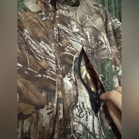 Men’s Realtree 10X Jacket (4XL) - Picture 12 of 12